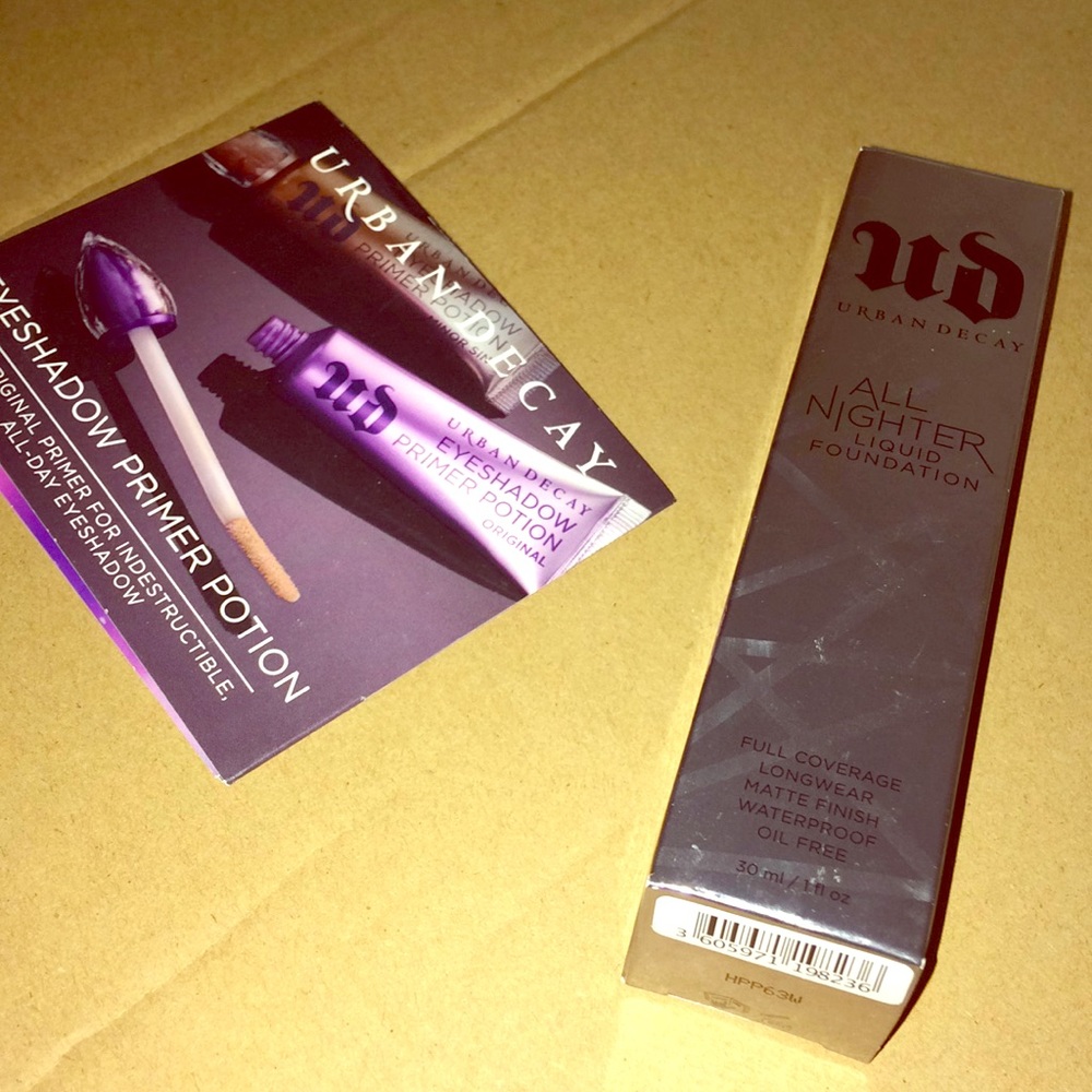 Urban Decay Foundation (Shade 2.0) & FREE PRIMER